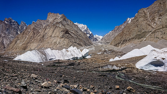 巴基斯坦喀喇昆仑山康科迪亚的 K2 和布洛阿特峰