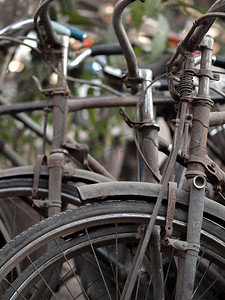 时尚概念线条摄影照片_旧生锈自行车零件的抽象拍摄