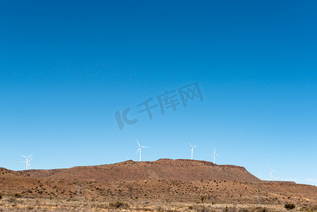 开卡摄影照片_北开普省菲利普斯敦附近的风力涡轮机