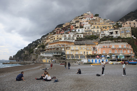 意大利波西塔诺 — 11 月 5 日：地中海 se 的波西塔诺海滩