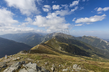 塔特拉山 Kasprowy Wierch 陡峭一侧的小径和