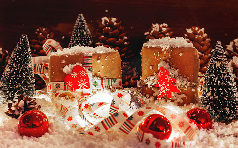 圣诞节和新年背景与装饰、雪、冷杉 tr