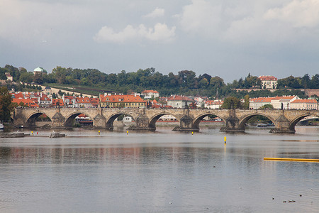 彼得·帕勒 (Peter Parler) 在捷克共和国布拉格的查理大桥