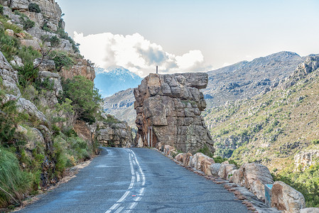 西开普省 Bains Kloof 山口的钟岩