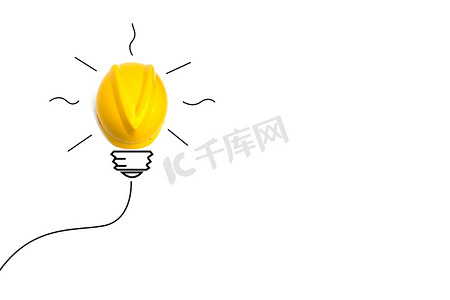 创意头盔摄影照片_带有黄色头盔的概念，就像一个灯泡隔离在 whi 上