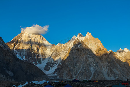 巴基斯坦摄影照片_Gasherbrum 地块和 Baltoro 冰川，K2 大本营，巴基斯坦