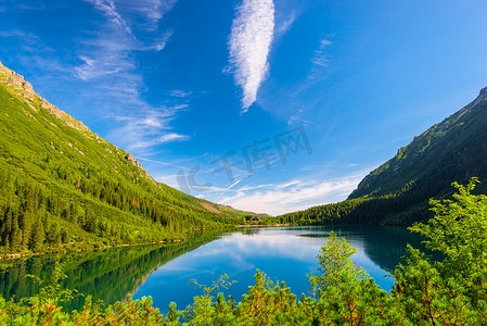 塔特拉山 Morskie Oko 山湖的景色，