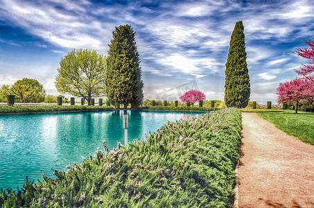 意大利蒂沃利阿德里亚纳别墅（哈德良别墅）的古池