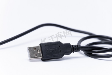 适用于移动便携式设备的 USB B 型充电线