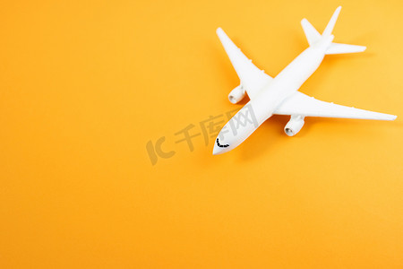 模型飞机，淡色背景的飞机