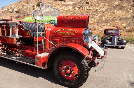 红色车展摄影照片_红色 1931 Seagrave Suburbanite 500 GPM Pumper 消防车