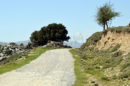 人间山路。