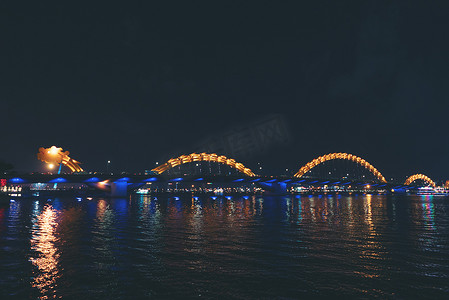 越南岘港摄影照片_越南岘港龙桥夜灯