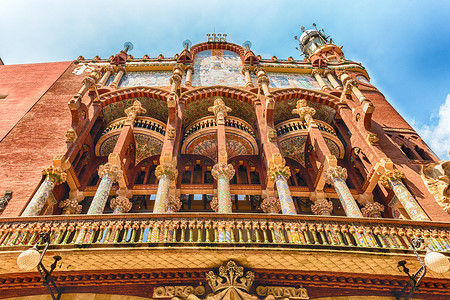 加泰罗尼亚语摄影照片_Palau de la Musica Catalana，巴塞罗那，加泰罗尼亚，S 的外观