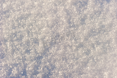 自然本底——在太阳辐射下被雪覆盖的表面