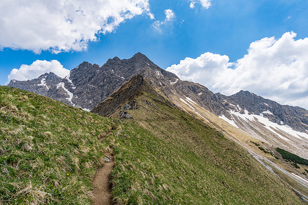 登山摄影照片_阿尔高阿尔卑斯山的登山之旅