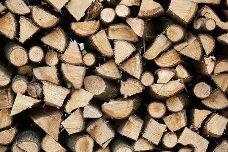 木头堆摄影照片_一堆木头