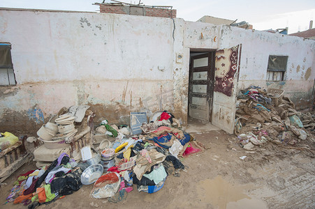 洪水灾害后非洲贫穷房屋的外观