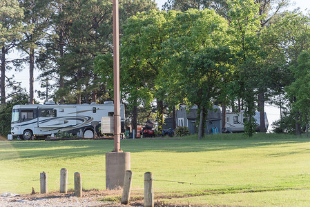 德克萨斯州达拉斯附近的休闲车 RV 和露营车公园