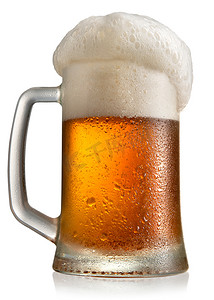 冰镇啤酒摄影照片_杯子里的冰镇啤酒