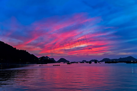 越南海景吉婆岛上的粉色下龙湾