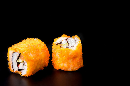 寿司，日本食品，加州卷在白色背景上。