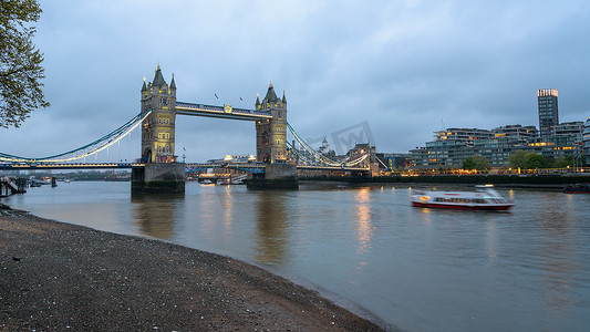 黄昏时伦敦塔桥全景