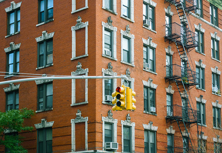 纽约市建筑立面和红绿灯
