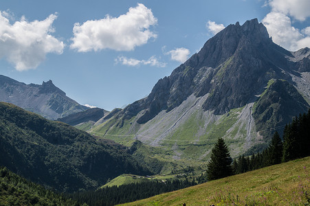 大山自然风景摄影照片_法国阿尔卑斯山的风景