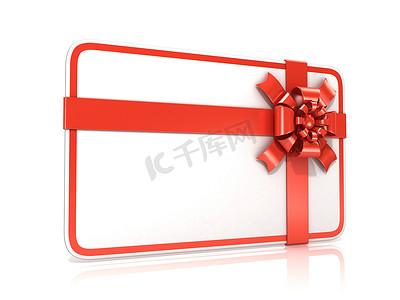 白色空白礼品卡，用红丝带。 