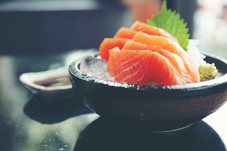 三文鱼生鱼片冰日本料理