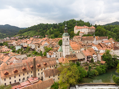 斯洛文尼亚斯科菲亚洛卡中世纪老城全景鸟瞰图