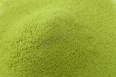 抗氧化剂摄影照片_白色背景中分离的抹茶粉绿茶