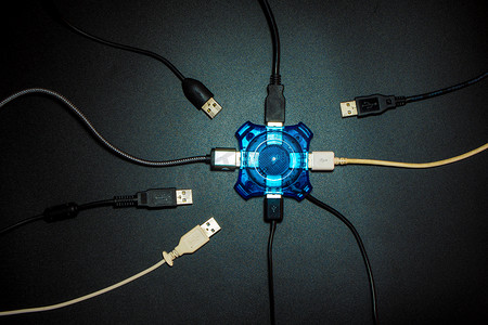 港口设备摄影照片_USB Hub 分离USB设备连接