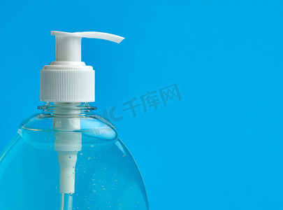 带消毒液的透明塑料瓶，用于消毒汉
