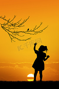 鸟笼树枝摄影照片_树枝上的女孩和鸟