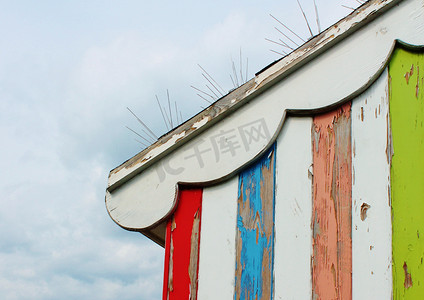 冰淇淋小屋摄影照片_维多利亚条纹“Beach hut”海滨风格冰淇淋小屋