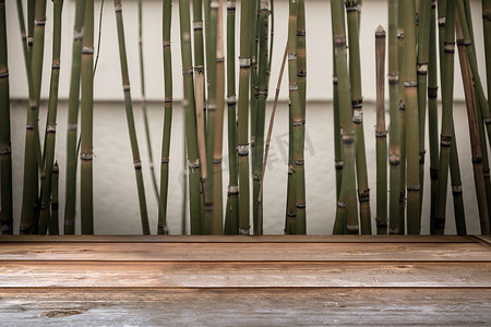 透视木桌与竹复古背景