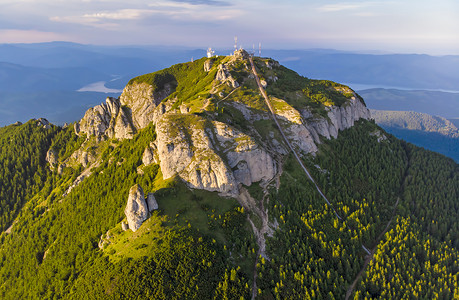 山峰鸟瞰图