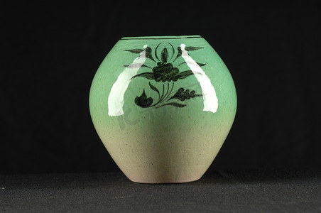 东方仿古陶瓷壶