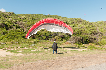 地面上的滑翔伞