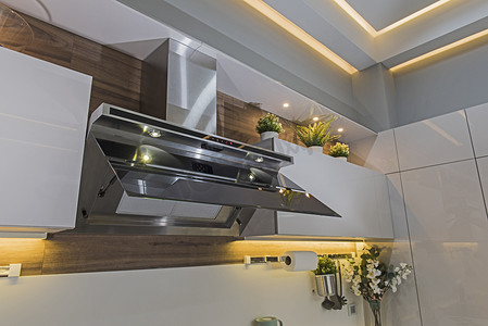 排气扇摄影照片_豪华公寓的现代厨房