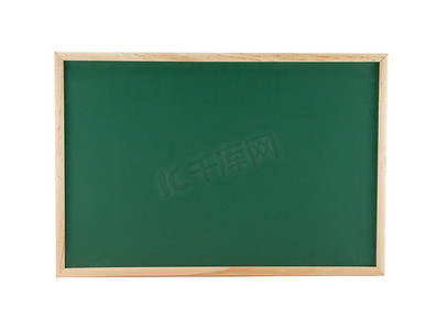 教室背景墙摄影照片_绿色黑板与木制框架隔离在白色背景，