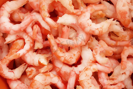 煮熟的去皮虾肉质地。