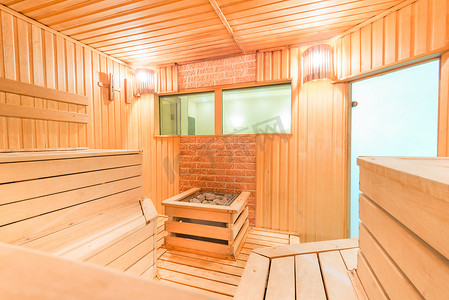 带石头的蒸汽浴室木制芬兰桑拿浴室