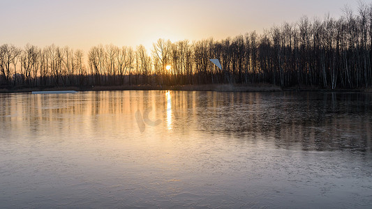 波兰索斯诺维茨结冰的斯塔维基湖
