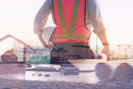 航运码头行业背景下安全设备工程师的双重曝光，处理集装箱货运的技术员操作员。