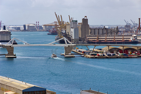 巴塞罗那港货运码头
