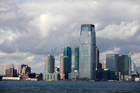 nyc摄影照片_东河水与 NYC 纽约城市景观天际线