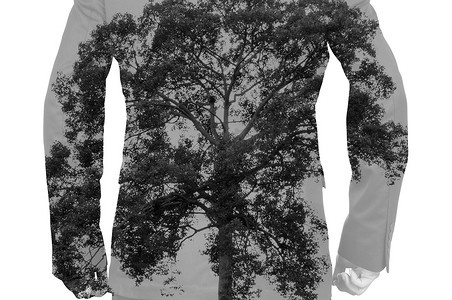 大树创意摄影照片_以大树为人骨的商人双重曝光